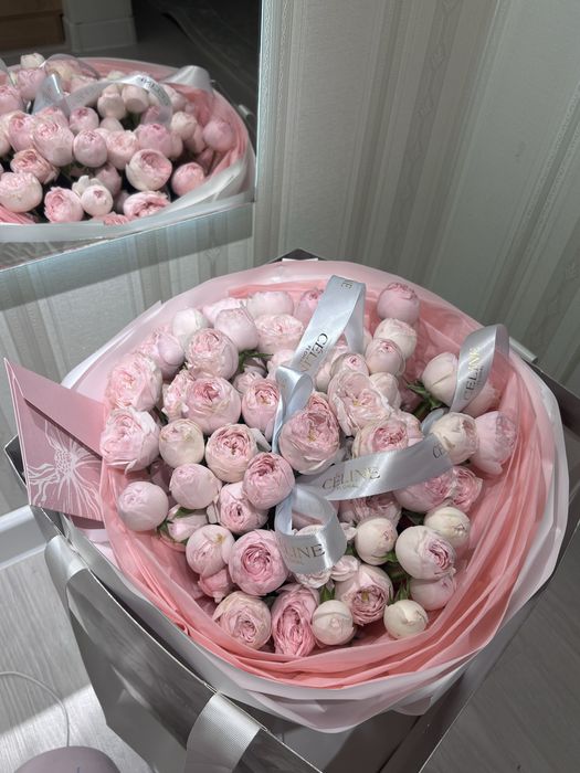 Цветы пионовидные