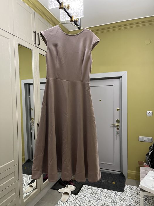 Платья разные, брендовые .