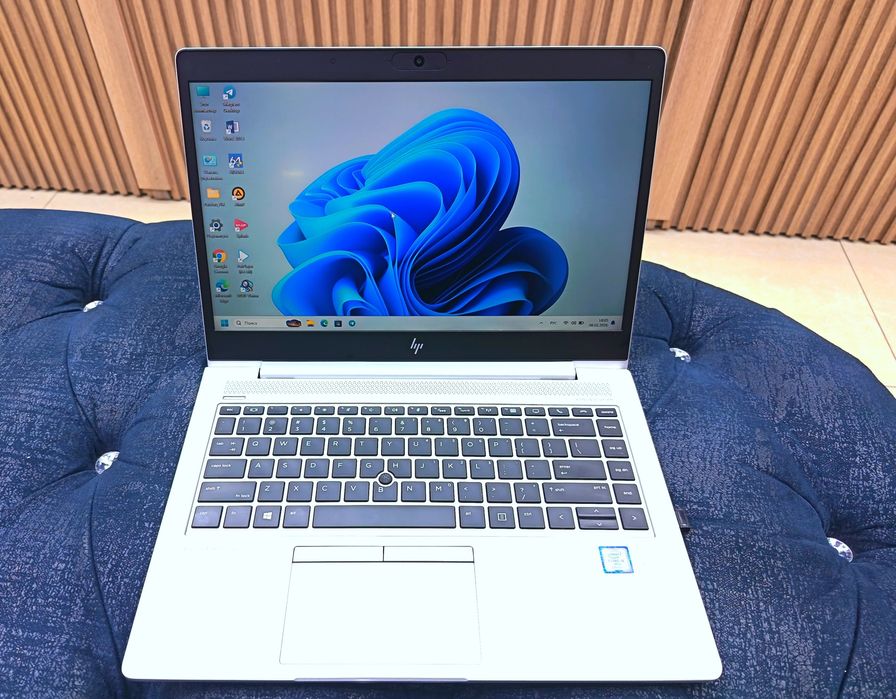 Noutbuk HP core i5 8 th Gen 8/256 SSD. IPS