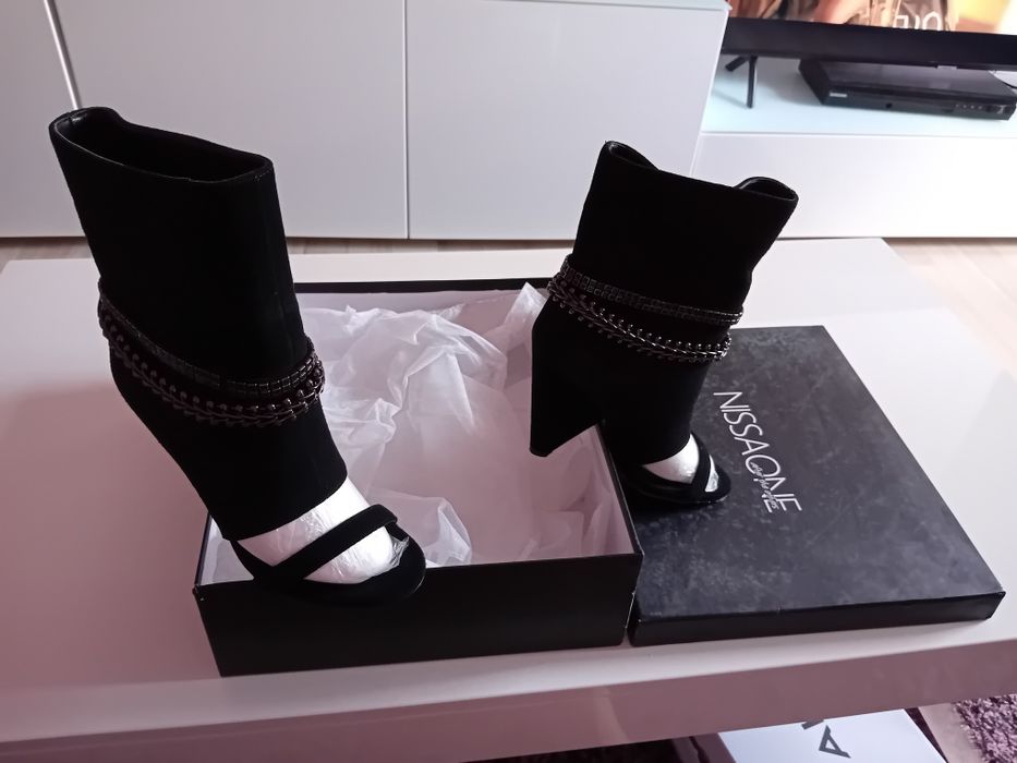 Botine decupate Nissa