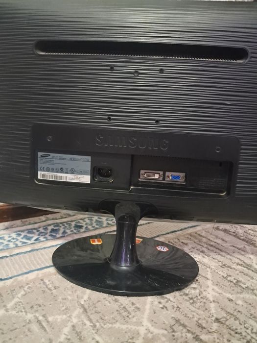 Монитор SAMSUNG(2 кабеля)