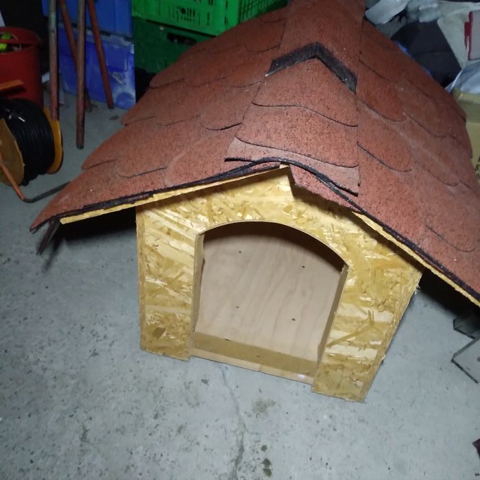 Vînd cușcă câini