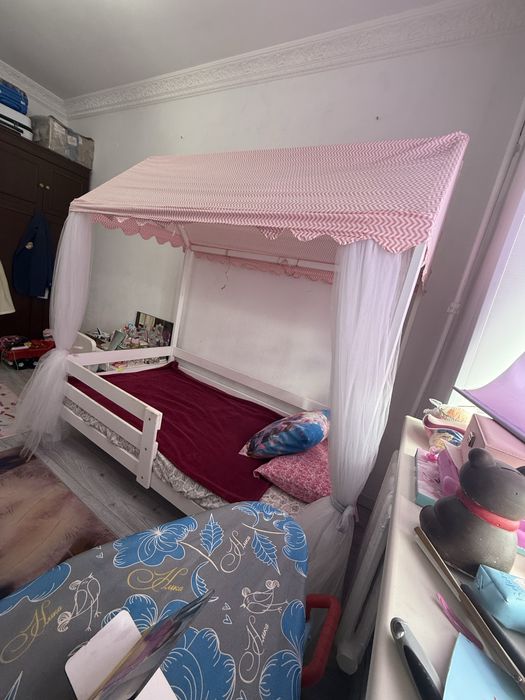 Продам кровать для девочки