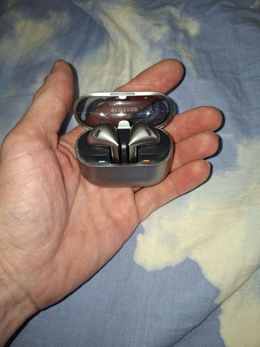 Продам наушники оригинал