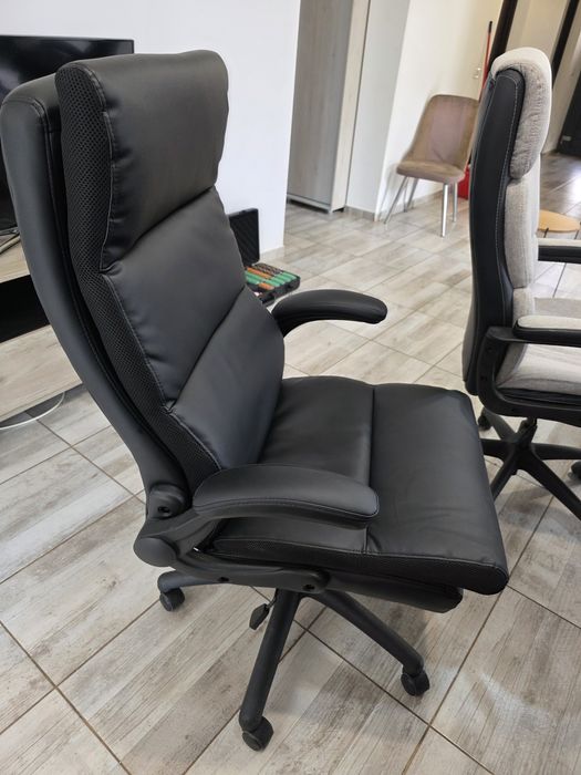 Scaun foarte confortabil de calitate