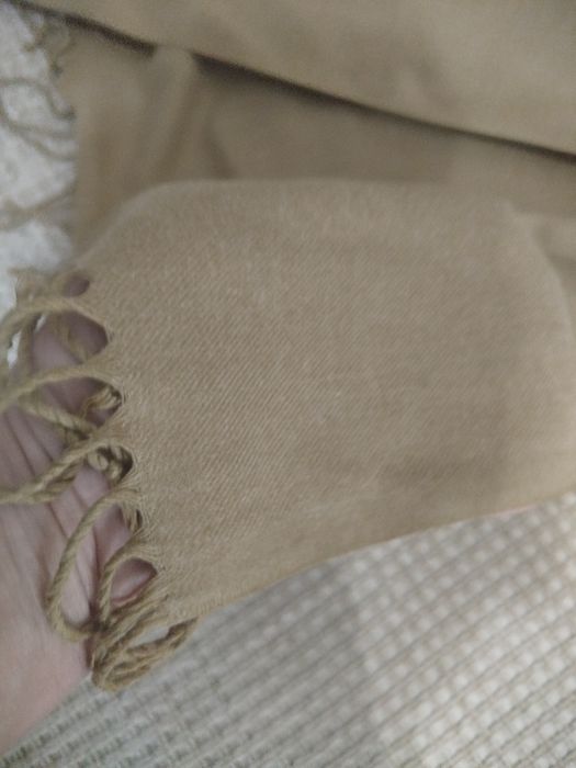 Женский,коричневый палантин.