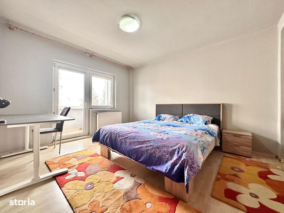 Apartament spatios 4 camere + parcare, pretabil ptr ERASMUS