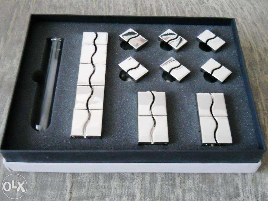 UNIC ! Set de mis-en-place pt. masa festiva, metal cromat, absolut nou