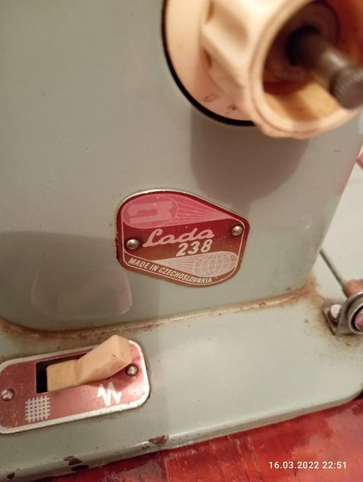 Швейная машинка Лада 238