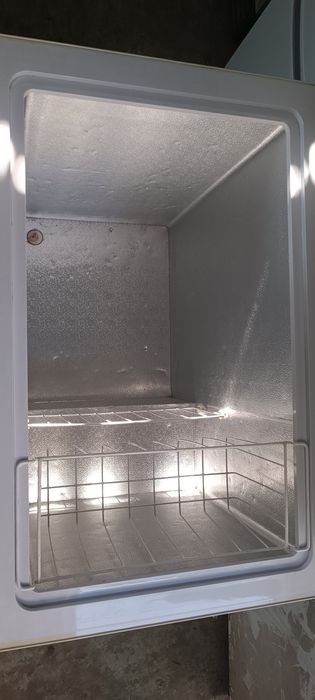 Продам морозильник