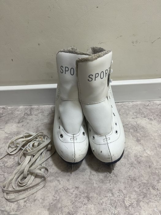 Продам коньки 39 размер