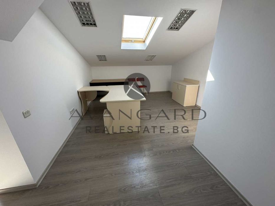 Продава се Офис в Пловдив, Център - 213 кв.м за 918 €/кв.м - Снимка #4