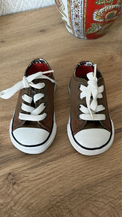 Нови детски кецове Converse номер 20