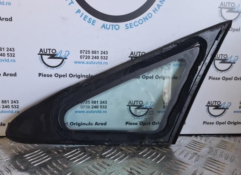 Geam fix custoda dreapta fata Opel Corsa D