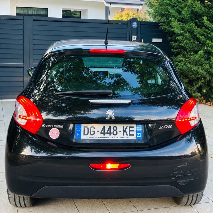 Peugeot  ~ 208 ~ 1.2VTI ~ Adus recent