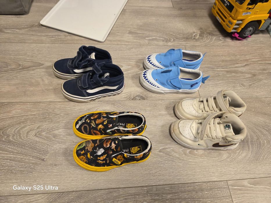 4 perechi Pantofi sneakers aproape noi pachet vans nike 28