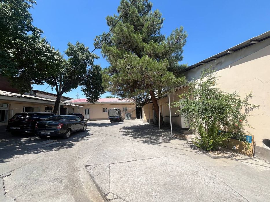 Продаётся производственно-складская территория 20 соток