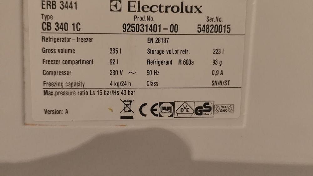 Хладилник с Фризер /  ELECTROLUX