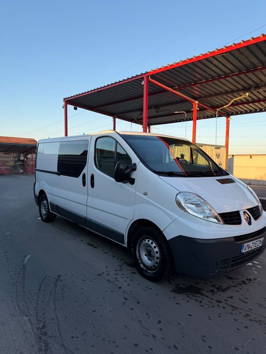 Renault Trafic 2.0 dCi • 2013 • 6 locuri • 275.900 km