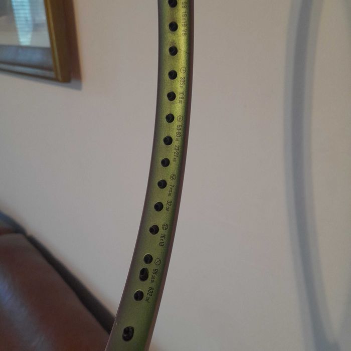 Racheta de tenis Wilson Blade 98 V8 16x19 305g proprie