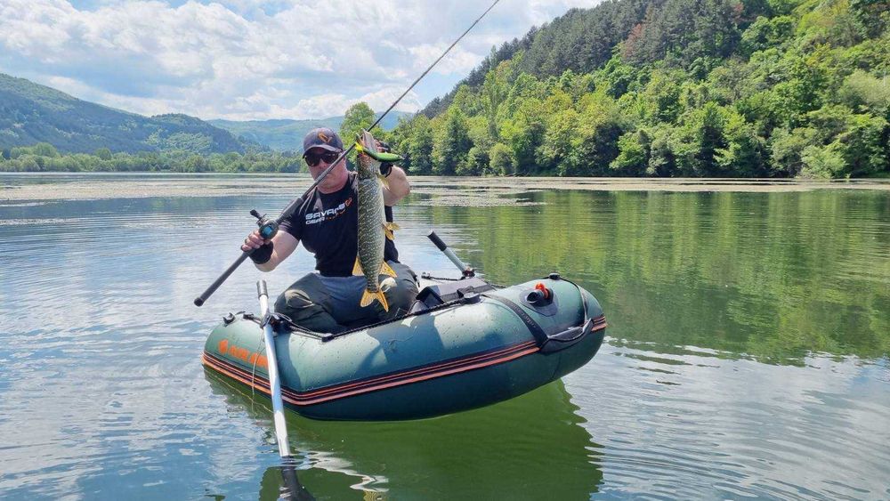 Кастинг въдици за джърк Maximus