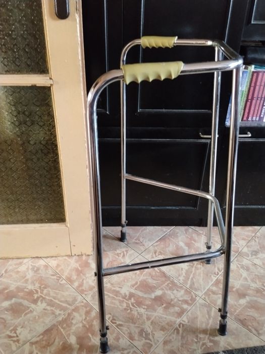 Проходилка за възрастни