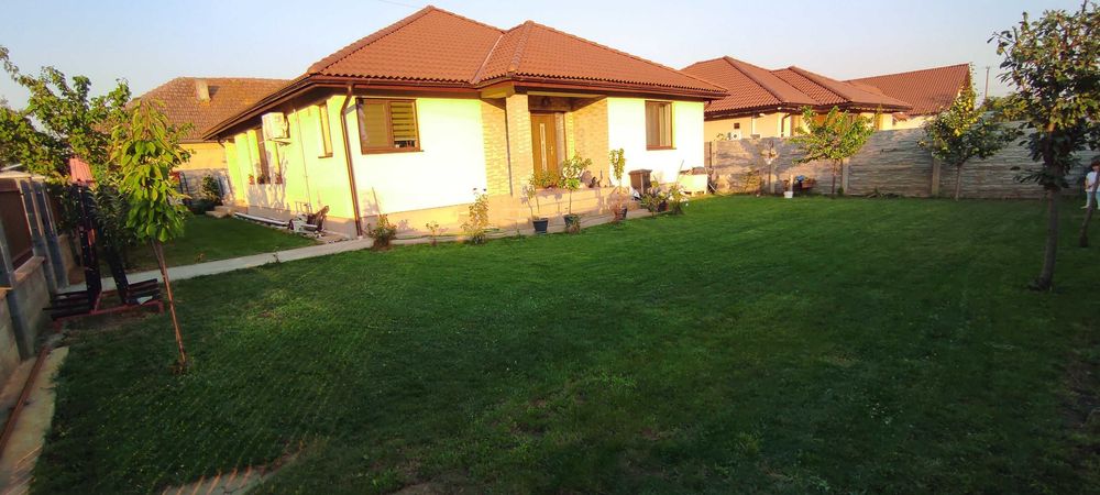 Proprietar vand Casa pe parter