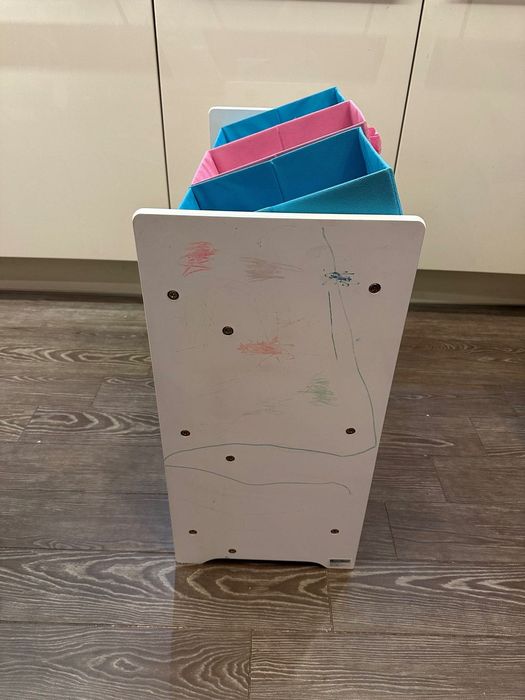 Детска Етажерка с 9 кутии за съхранение KESPER