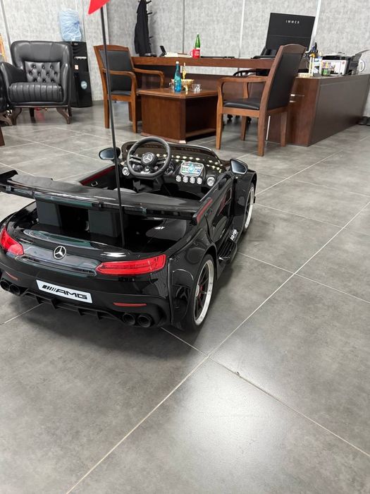 Detskiy moshina mers 906