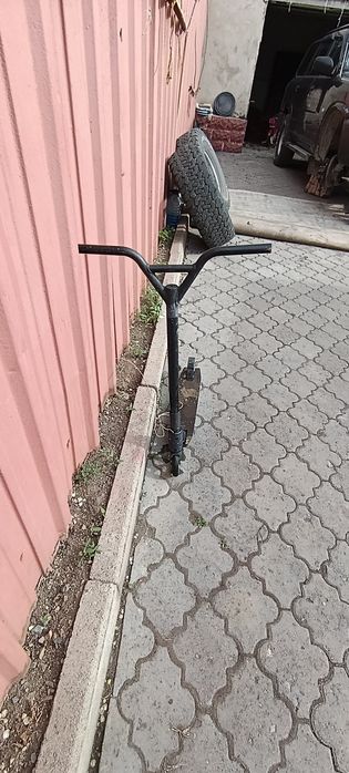 продам трюковой самокат.Ручки руля потерял