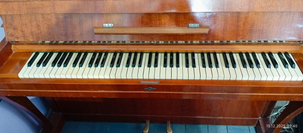 Продаю пианино Белорусь