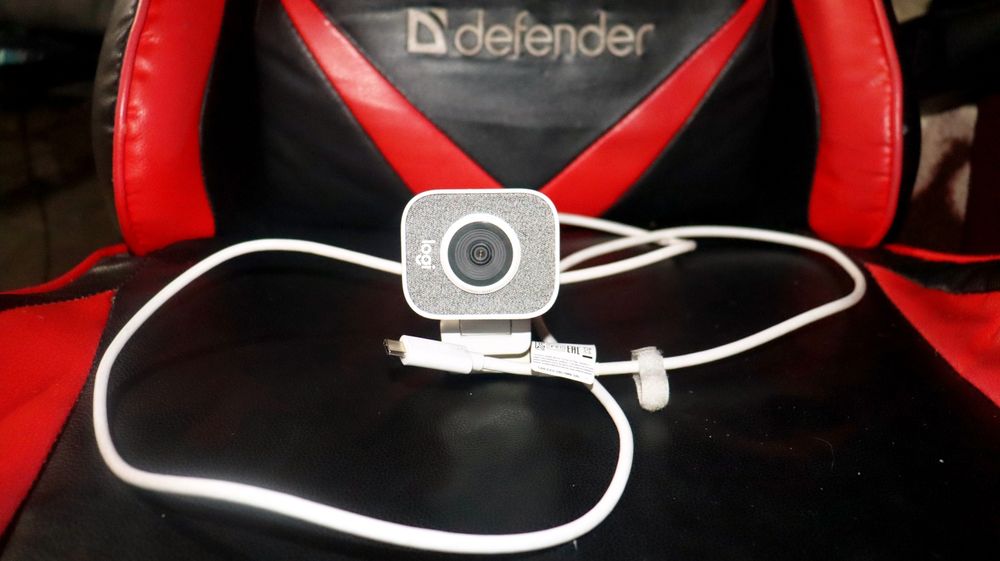 Веб-камера Logitech Streamcam