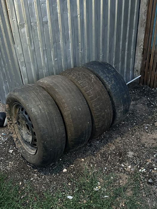 Продам БУ резину 185/65/15.