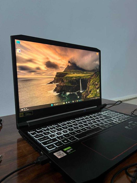 Acer Nitro 5 (Ideal karobka document bor)