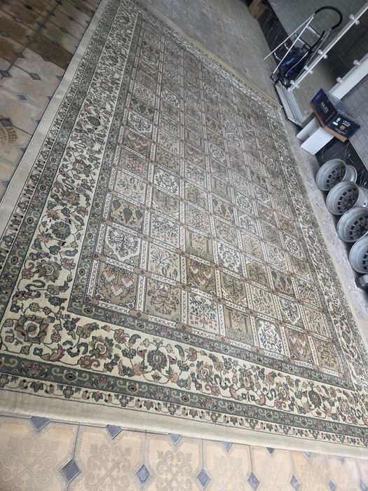 Продается качественный ковер 3:5