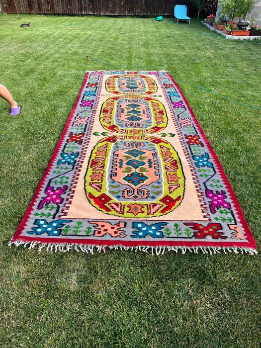 Covor din lâna naturala, țesut manual la razboi.