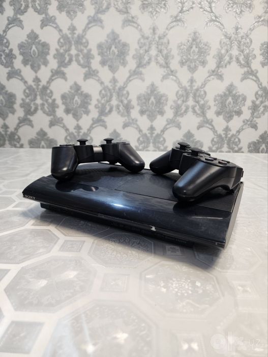 PS3 sotiladi holati yaxshi 2 ta jostigi bor
