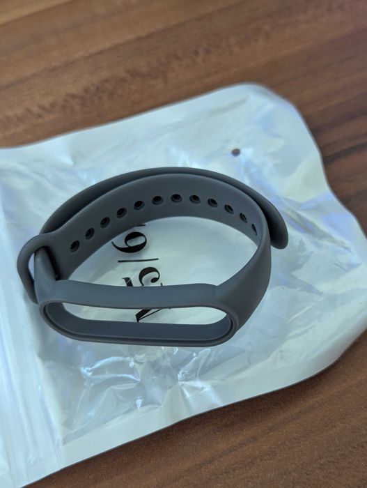 Каишки за Xiaomi Mi Band 5 / 6 / 7 - сива
