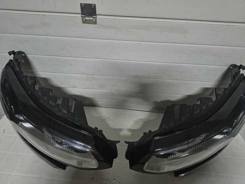 Far dreapta și stânga Megan 4 full led cod 260104596R,260601197R