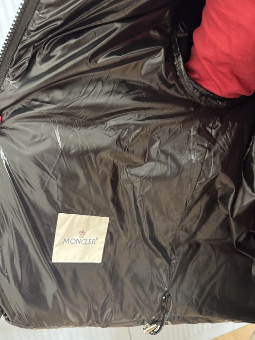 Куртка Moncler с Гуанчжоу