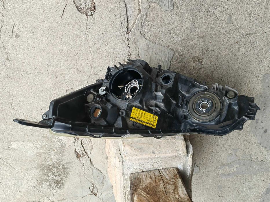 Фар Subaru Outback Xenon десен / Фар Subaru Ledacy Оригинален