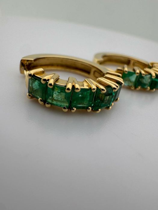 Продам серьги Изумруд