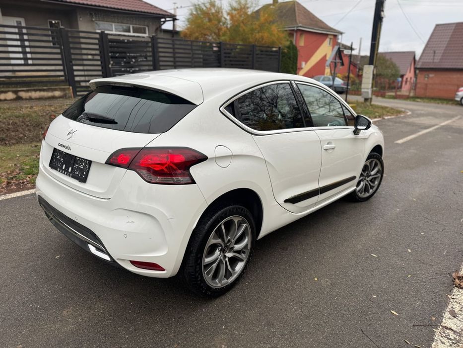 Citroen DS4 | 1.6e-HDI | SoChic | 2012 | Euro 5
SoChic | 2012 | Euro 5