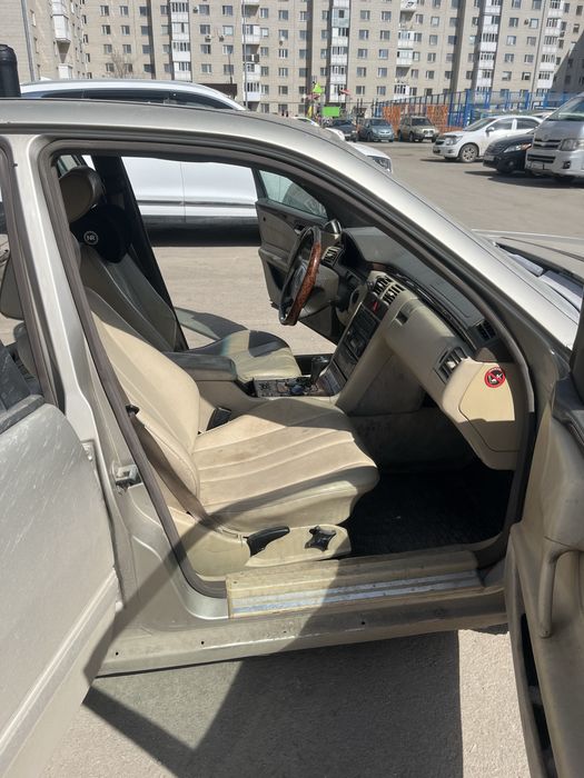 Мерседес бенз  w210 сед