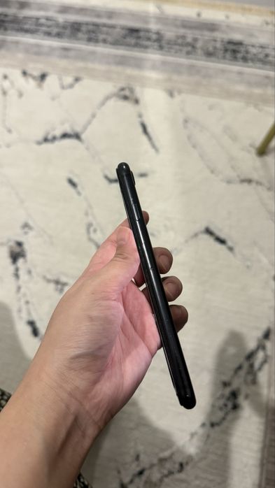 Продам iphone se 2020