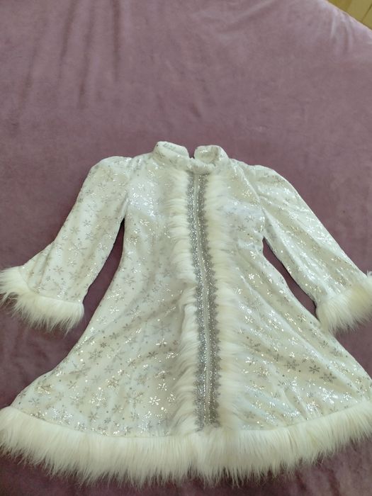 Продам новогодние  костюмы