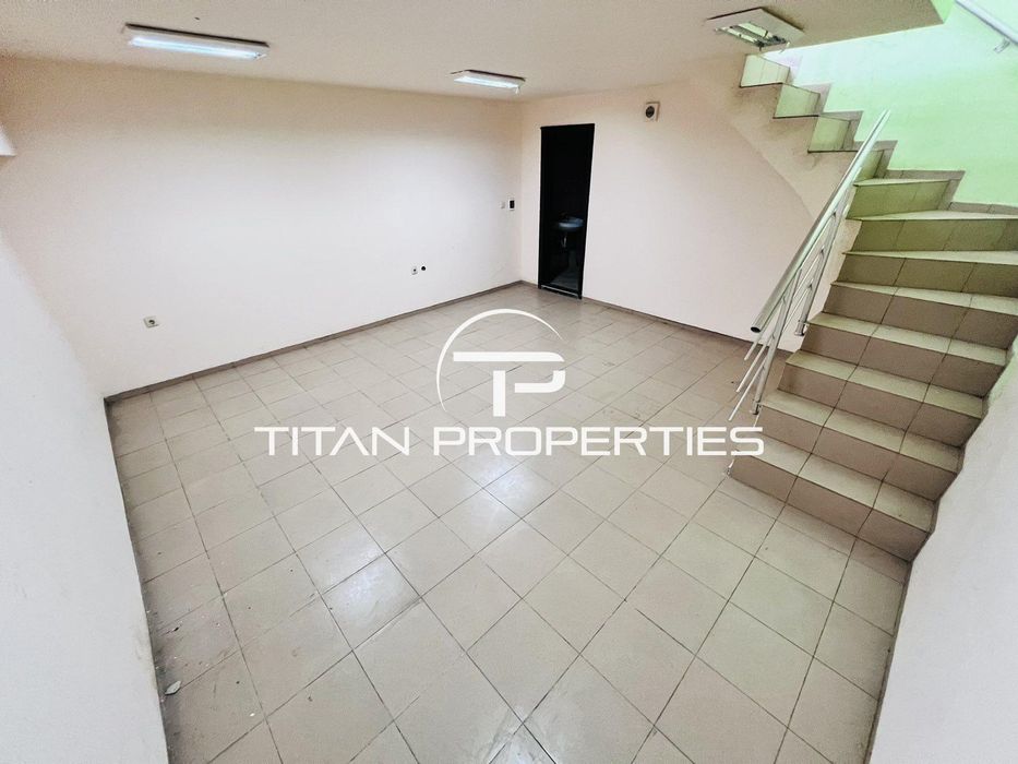 Дава се под наем Магазин в Бургас, Център - 64 кв.м за 459 € - Снимка #2