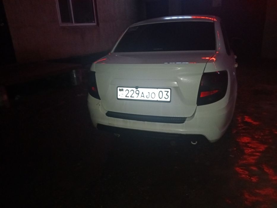 Lada granta FL 2019 газ бензин, автомат