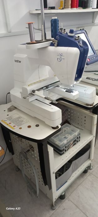 Masina de brodat brother vr