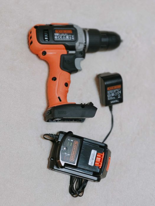 Винтоверт Black Decker